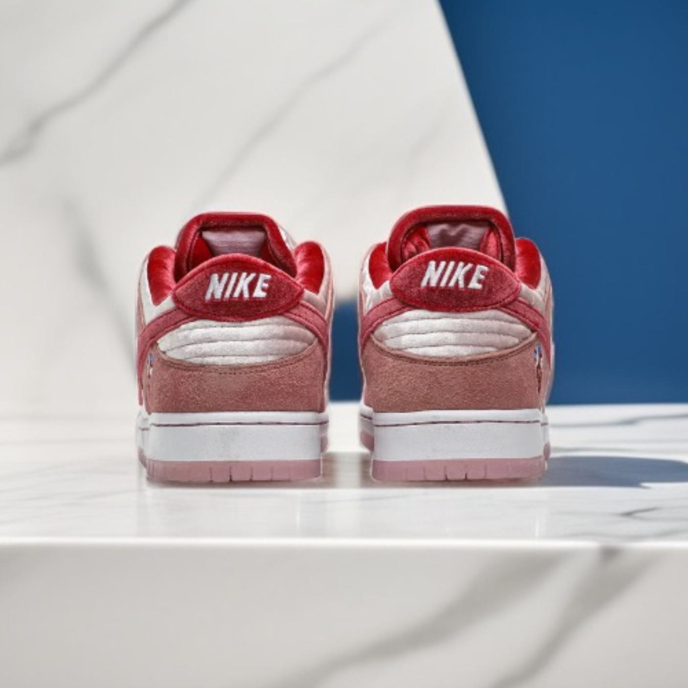 Nike Dunks ‘Strange Love’